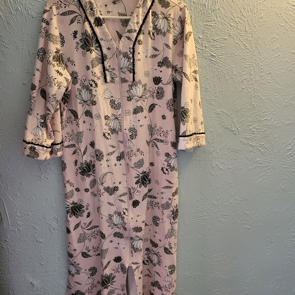 Miss Elaine Pink Floral Robe/Lounge dress
